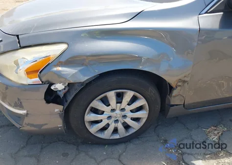 2015 Nissan Altima 2.5 из США, поврежденный, VIN 1N4AL3AP5FC429401